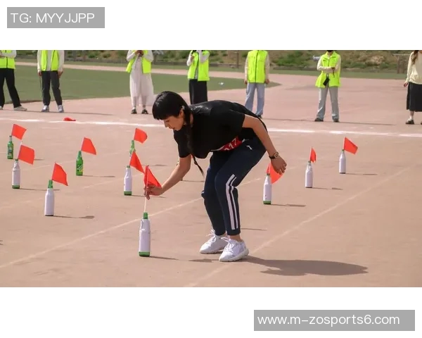 时尚与运动的完美结合足球外套让你在场上场下都能尽显风采 时尚与运动的完美结合足球外套让你在场上场下都能尽显风采