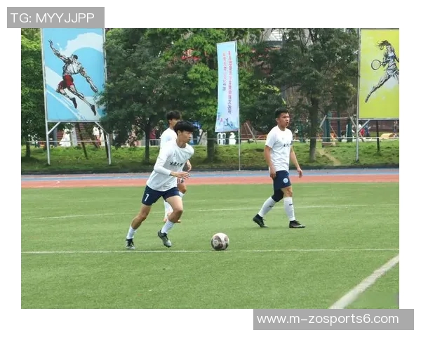 足球退役后的新人生探索与挑战:从绿茵场到人生舞台的转变与反思 足球退役后的新人生探索与挑战:从绿茵场到人生舞台的转变与反思